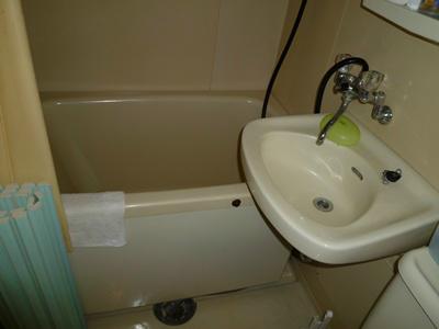 Bathroom. 3-point unit