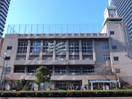 Central Ward Tsukishima second elementary school (about 230m / A 3-minute walk) 1909 historic elementary school was opened in year. Modern school building will pull the eye with a clock tower