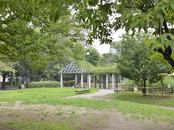 Surrounding environment. Municipal Tsukiji River Park (about 60m / 1-minute walk)