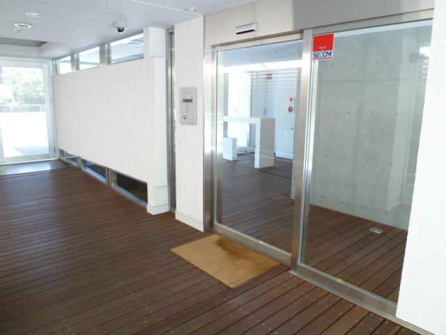 Living. Since the auto-lock that is safe.