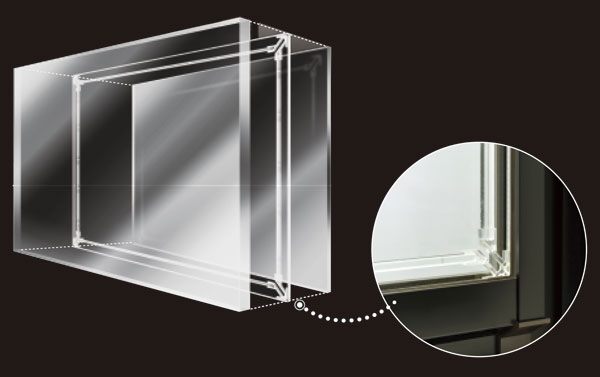 Building structure.  [Adopt a glass of new era] Fire protection glass without a net type can ensure a clear field of vision while satisfying fire performance. "High sound insulation performance ・ Energy-saving performance "and we have" tempered glass equivalent strength. ". (Conceptual diagram)