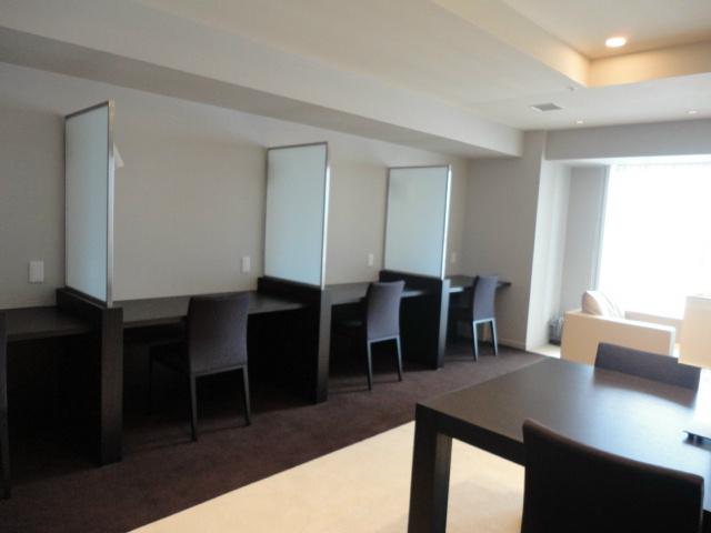 Other common areas. Library space