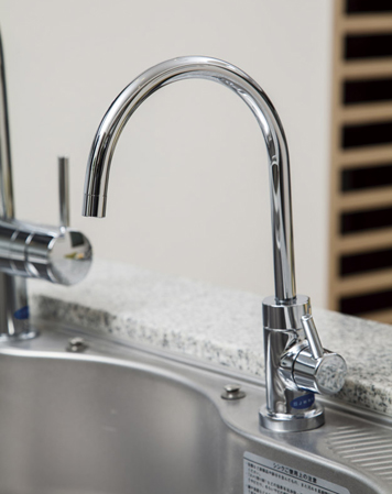 Kitchen.  [Built-in water purifier] By filtration odor and turbidity of chlorine remaining in the tap water, Adopt a water purifier that can be used the delicious water. It is a healthy equipment to remove the Household Goods Quality Labeling Act removal target substance.  ※ B type water purifier integrated faucet (made CLEANSUI)