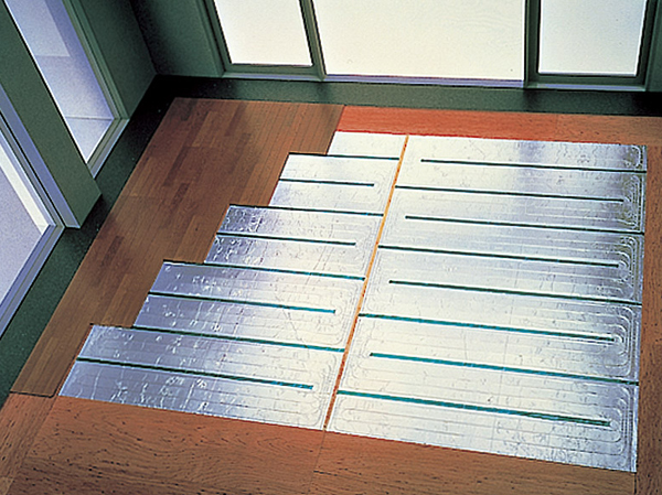 Interior.  [Hot water floor heating] In the living room dining, Using hot water, It employs a hot water floor heating system from the feet warm up the room. And increase the comfort of the room by "Zukansokunetsu effect".