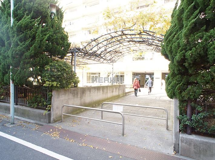 Entrance. It is a quiet residential area