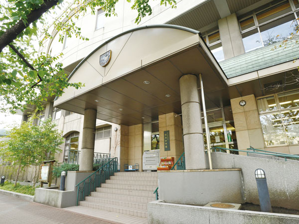 Surrounding environment. Municipal Harumi kindergarten (Tier Russia Residence / About 440m, Chrono Residence / About 570m)