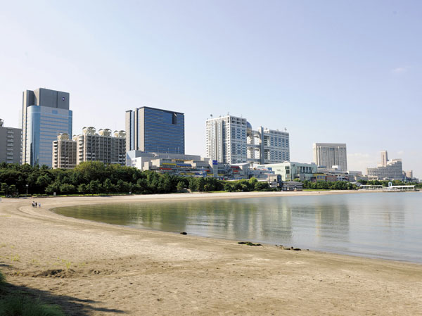 Surrounding environment. Odaiba Seaside Park (Tier Russia Residence / About 4300m ・ About 18 minutes by bicycle, Chrono Residence / About 3900m ・ About 16 minutes by bicycle) will be wrapped in the Gulf of sea breeze.