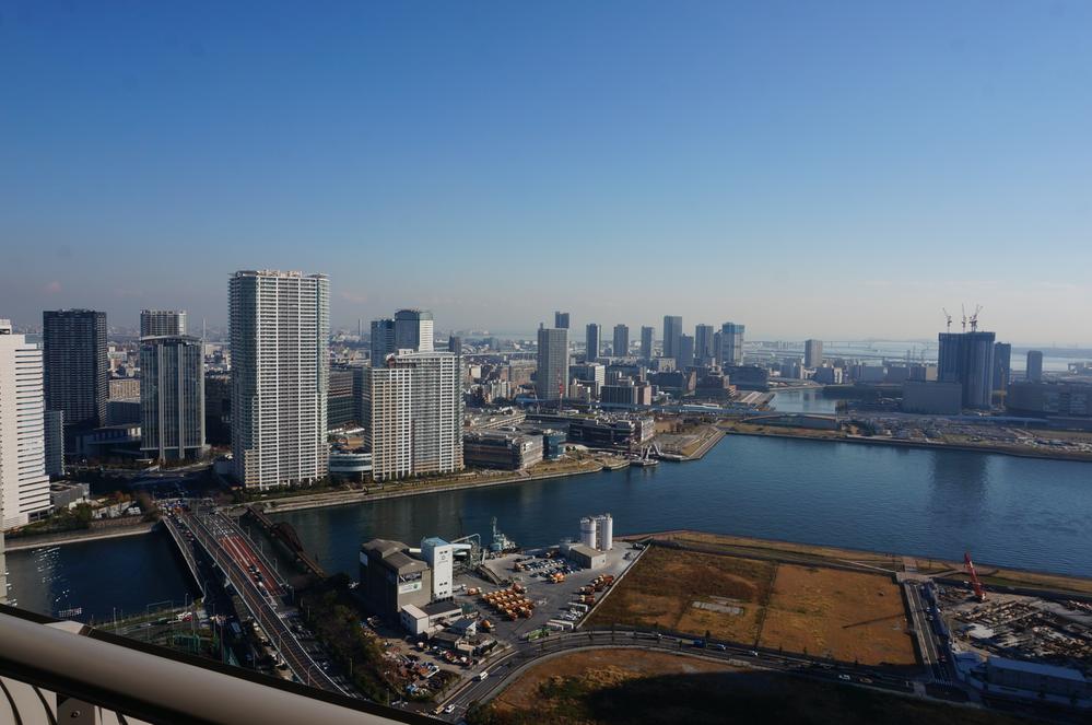 View photos from the dwelling unit. View from the site (December 2013) Shooting