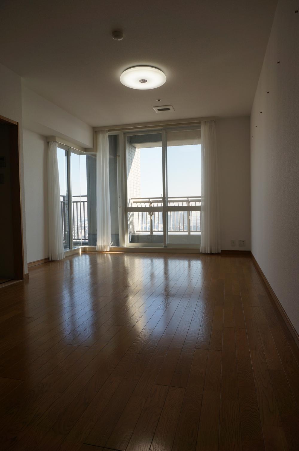 Living. Indoor (12 May 2013) Shooting