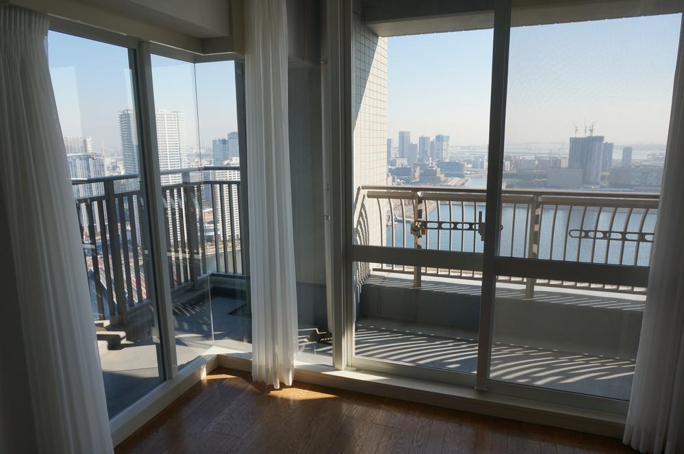 Non-living room. Indoor (12 May 2013) Shooting