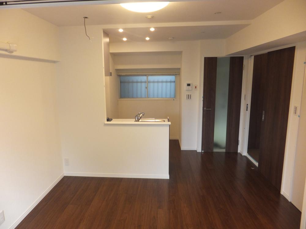 Living. 2013 September shooting