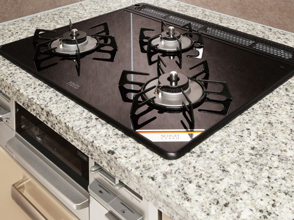 Kitchen.  [Glass top stove] Resistant to heat and shock, Light stains adopted only in the care a simple glass top stove to wipe quick person.