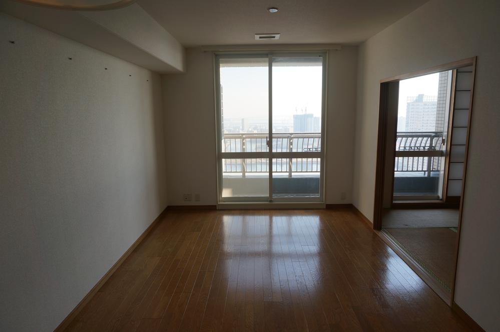 Living. Indoor (12 May 2013) Shooting