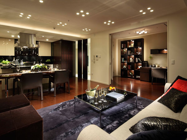 Living.  [living ・ dining] Functional beauty harboring one of the space one, And aesthetics. That, Only casual attentive, It was determined in this mansion to live the city, Hospitality named warts. Only brush the quality, Goods. It is full of grace, Case. The goods and the case that has been poured into the space, It portrays a special everyday.  ※ In the apartment gallery, living ・ Dining facilities can be confirmed. (The room is different from the one of this sale)