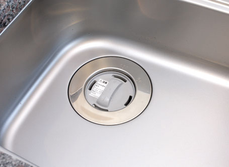 Kitchen.  [disposer] Standard equipped with a disposer grinding the garbage in the kitchen sink. To contribute to the reduction of waste, Not bothered even to smell, Cleanliness, You make a comfortable kitchen. (Same specifications)