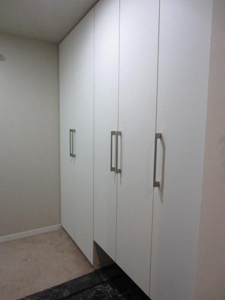 Receipt. Entrance storage