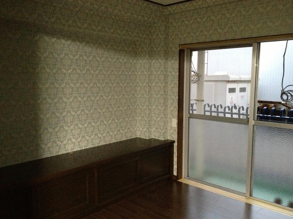 Non-living room. Indoor (11 May 2013) Shooting