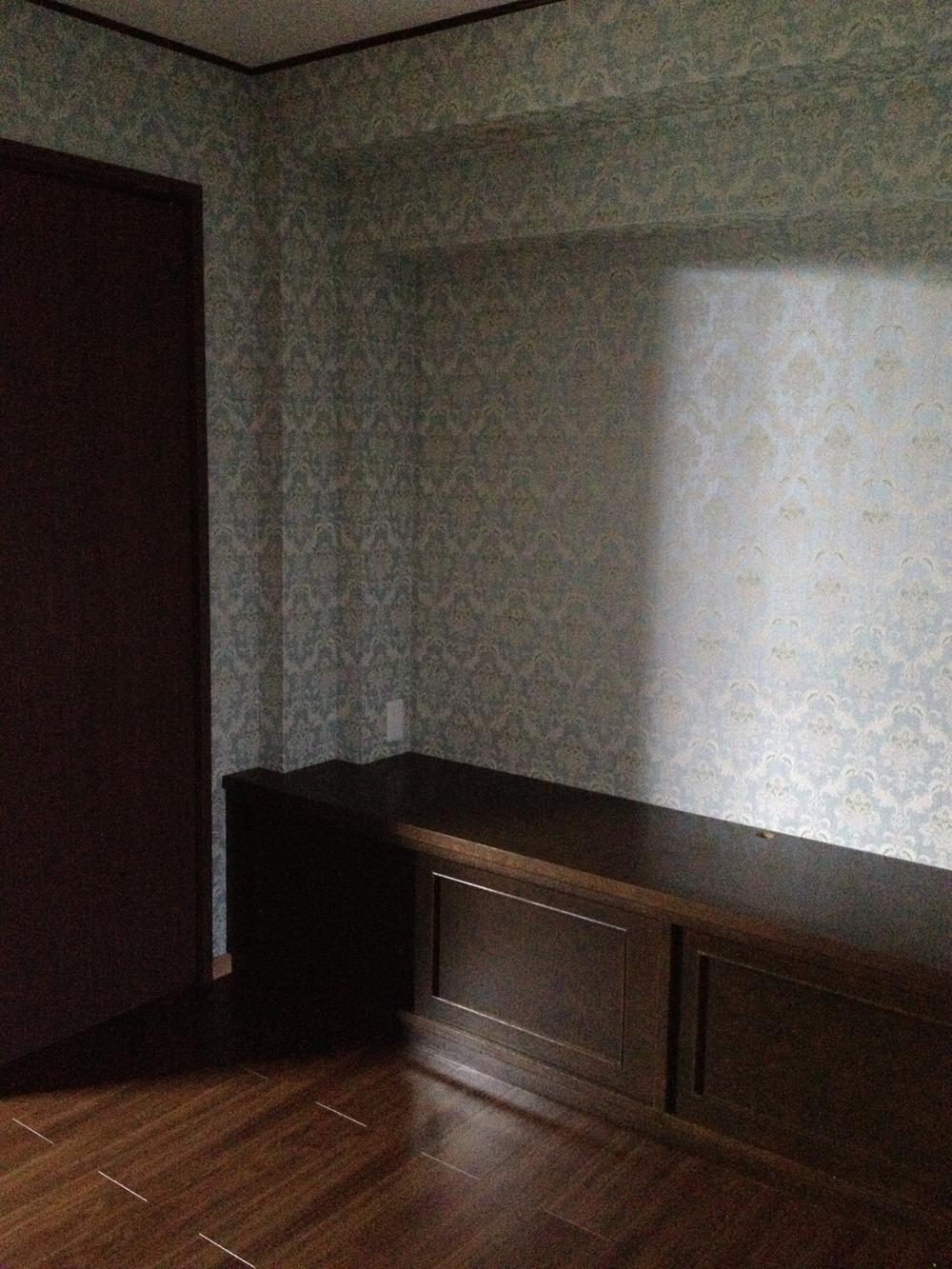 Non-living room. Indoor (11 May 2013) Shooting