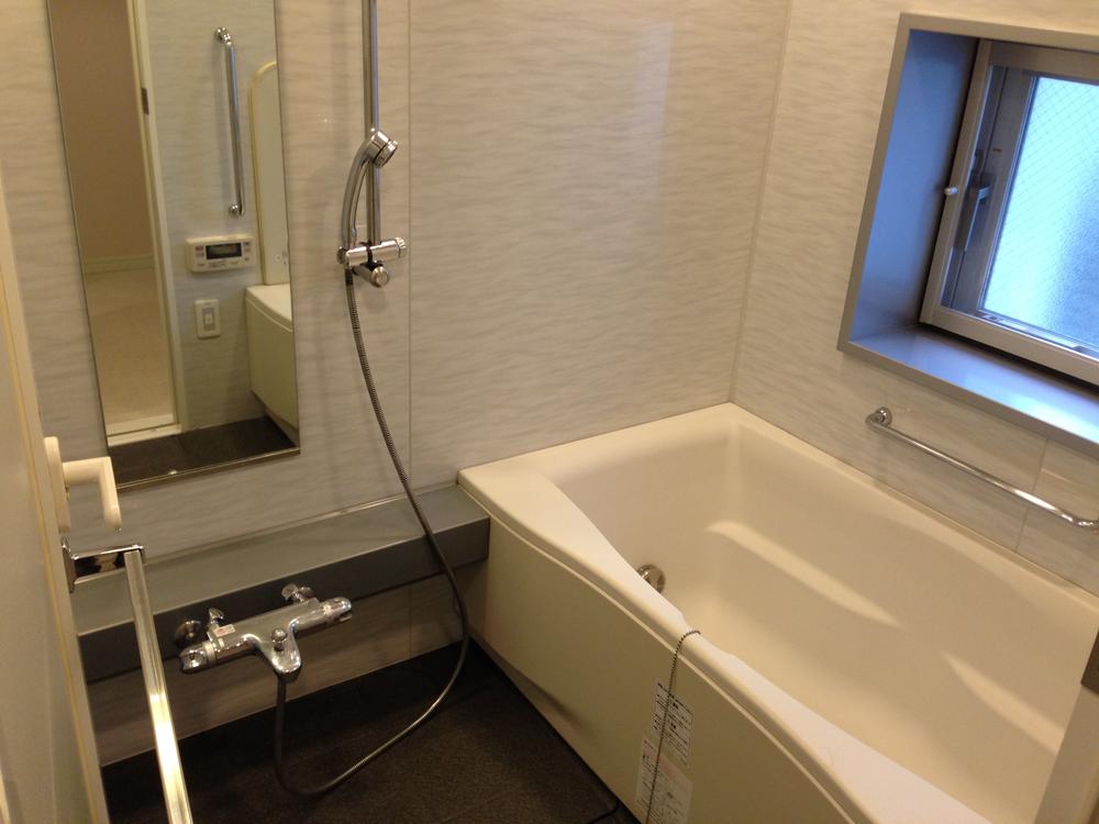 Bathroom. There is a window lighting, Specification of high gouty peace.