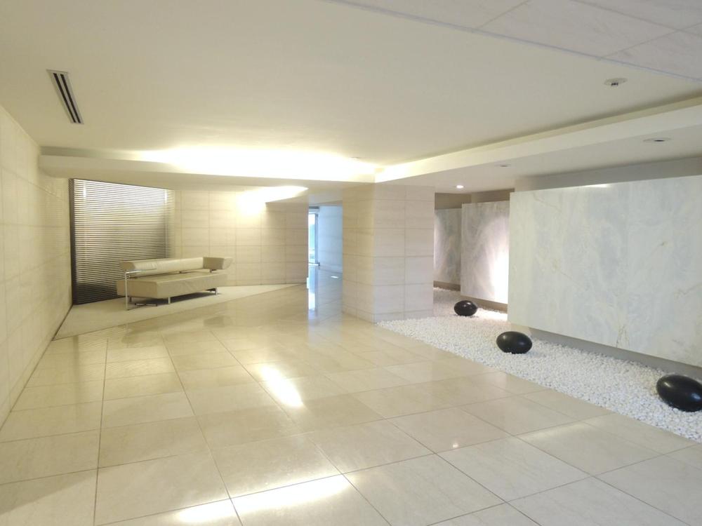 Entrance. Common areas Entrance Gallery