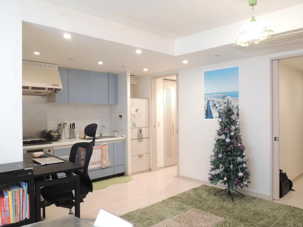 Living. Local (12 May 2013) Shooting