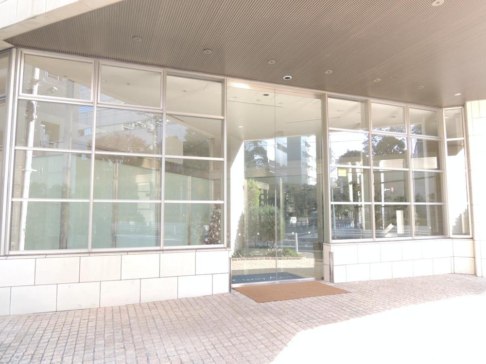 Entrance. Common areas