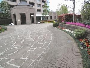 Other common areas. approach ~ entrance