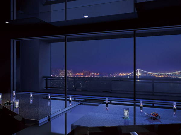 Shared facilities.  [I feel the water, It reflects the sky, Become lounge and one "basin" / 1F] On the outside of the "Grand Lounge" is, Plan a "basin" reminiscent of the Gulf of landscape. The green of the mound a height of about 2.0m, Gently block the line of sight from the square, It created a space of moisture. (Basin Rendering)