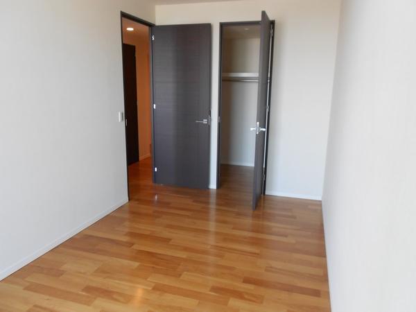 Non-living room. bedroom