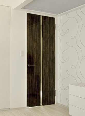 Interior.  [Living door] Living door of soft closing specification that can be lightly opened and closed with one finger.