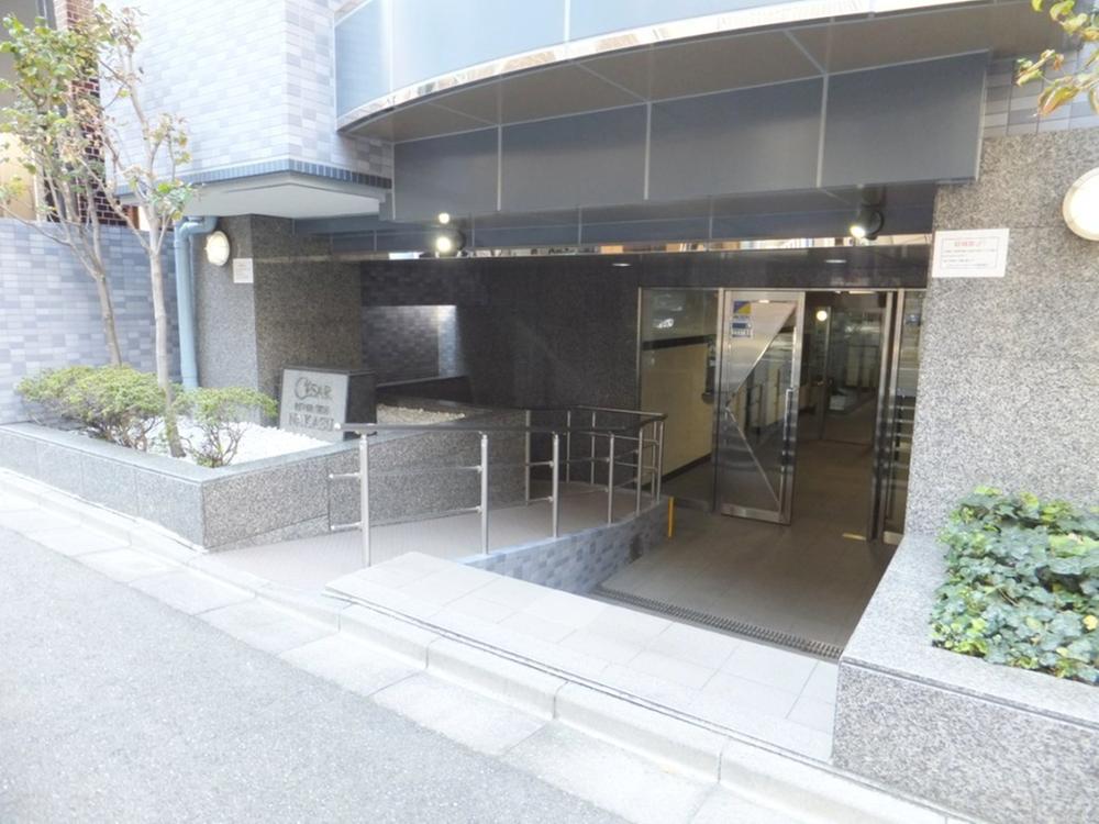 Entrance. Entrance Photos / Consideration are installed slope is felt