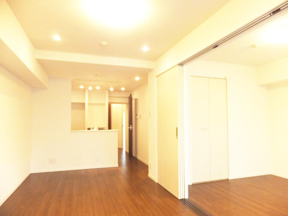 Living. Shoot the kitchen from the living-dining (11 May 2013) Shooting