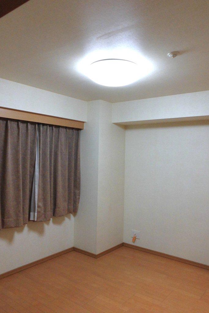 Non-living room. Indoor (10 May 2013) Shooting