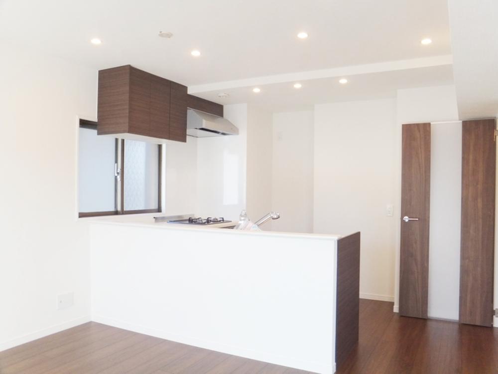 Kitchen. Local (11 May 2013) Shooting