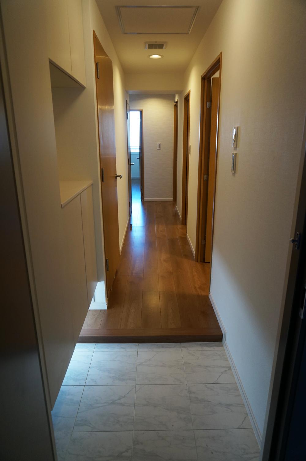 Entrance. Local (12 May 2013) Shooting