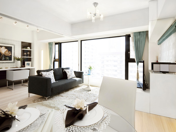 Living the feeling of opening is spread by the dynamic panorama window ・ dining