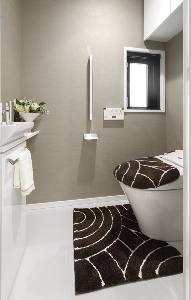 Directions to the model room (a word from the person in charge)