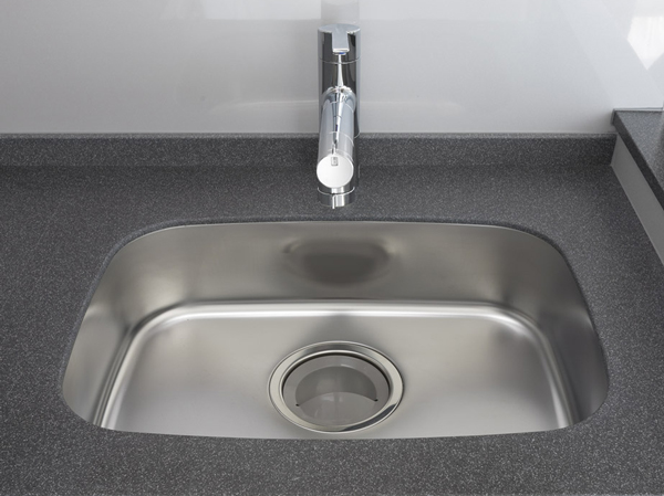 Kitchen.  [Quiet sink to reduce the sound to hit the water and tableware] By affixing the damping material to the sink bottom, To reduce the harsh sound of when the shower water and tableware hits the sink, Was consideration to such conversations reunion of families ※ Except E type. The water faucet should, The amount of water in the lever operation one, Adopt a temperature adjustable single-lever faucet. Since the pull out the shower head, Also convenient to the sink of the cleaning, etc.. Also, It has a built-in water purification cartridge.  ※ Cartridge replacement costs separately paid