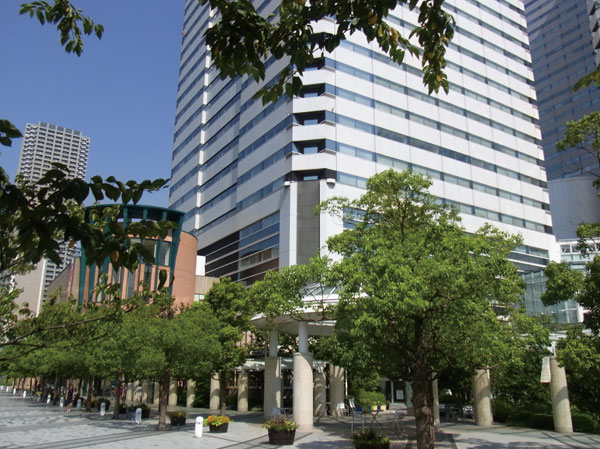 Surrounding environment. Harumi Triton Square (about 610m ・ An 8-minute walk)