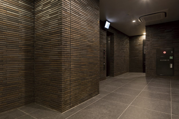 Other. The inner corridor design, There is also the effect of suppressing the intrusion of outsiders (August 2012 shooting)