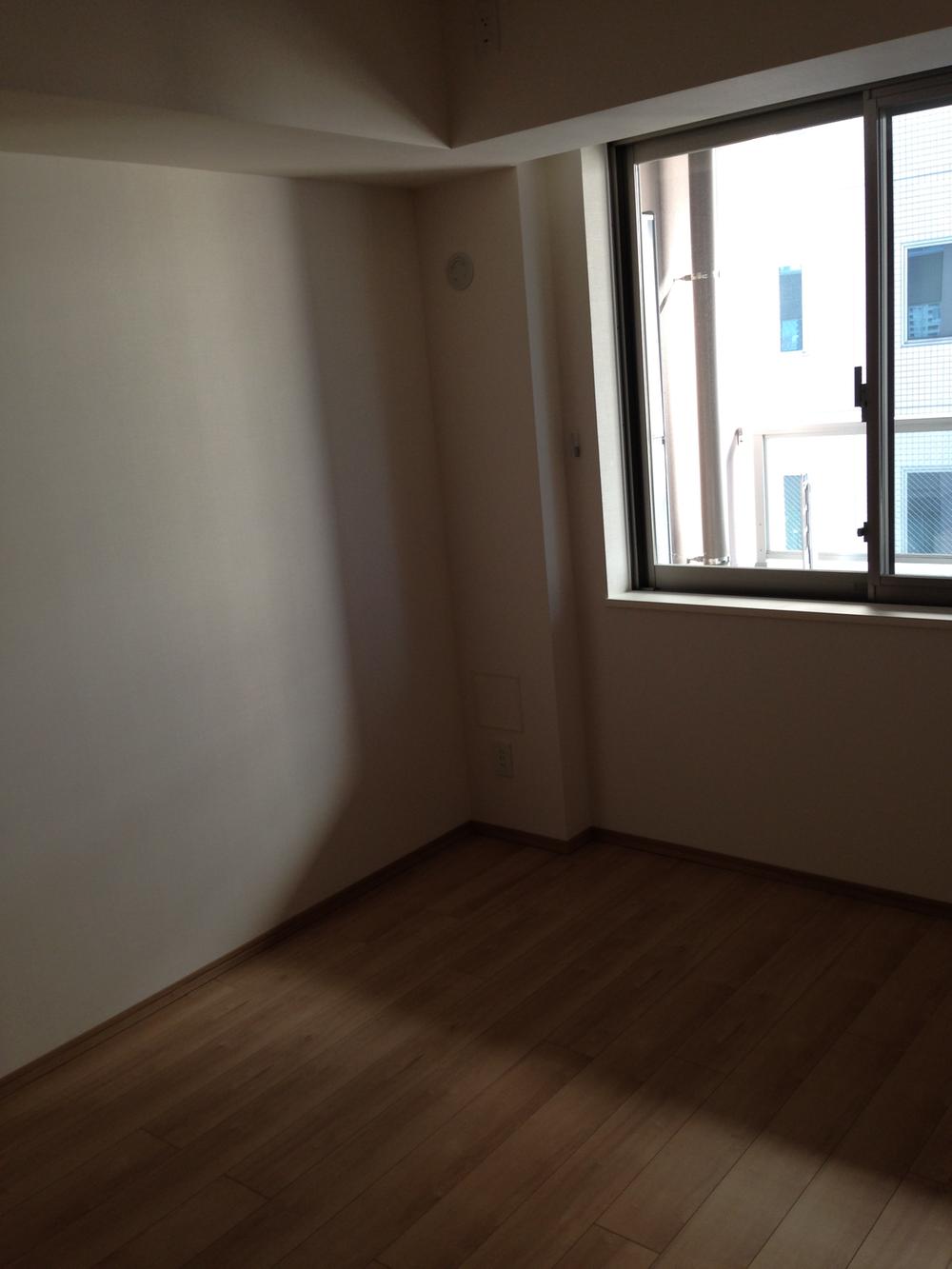 Non-living room. Indoor (11 May 2013) Shooting