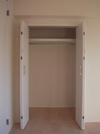 Receipt. Closet with depth.