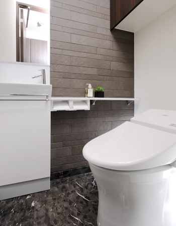 Bathing-wash room.  [Bidet with toilet (less tank)] Heating toilet seat, It has also adopted the warm water cleaning toilet seat of enhancement comfortable performance such as deodorizing function. Ease also clean and stylish tankless. Also, Toilet paper and detergents such as, Also we have established a convenient hanging cupboard for storage of small items.