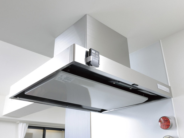 Kitchen.  [Range hood (with remote control)] Adopting the current plate with the type to increase the intake performance. Occur in cooking, Smoke and smell is efficient ventilation.
