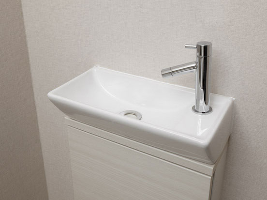 Interior.  [Hand wash counter] Installed hand-washing counter in the toilet. It became a functional and stylish nestled.