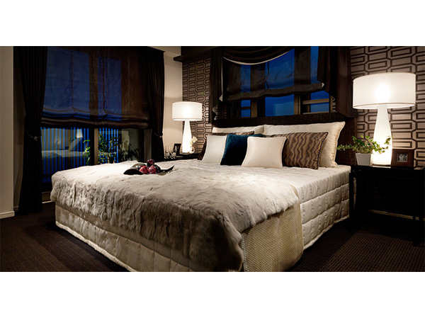 Interior.  [bedroom] The main bedroom balcony with two-sided lighting. Also includes a walk-in closet, Enhancement also housed surface.