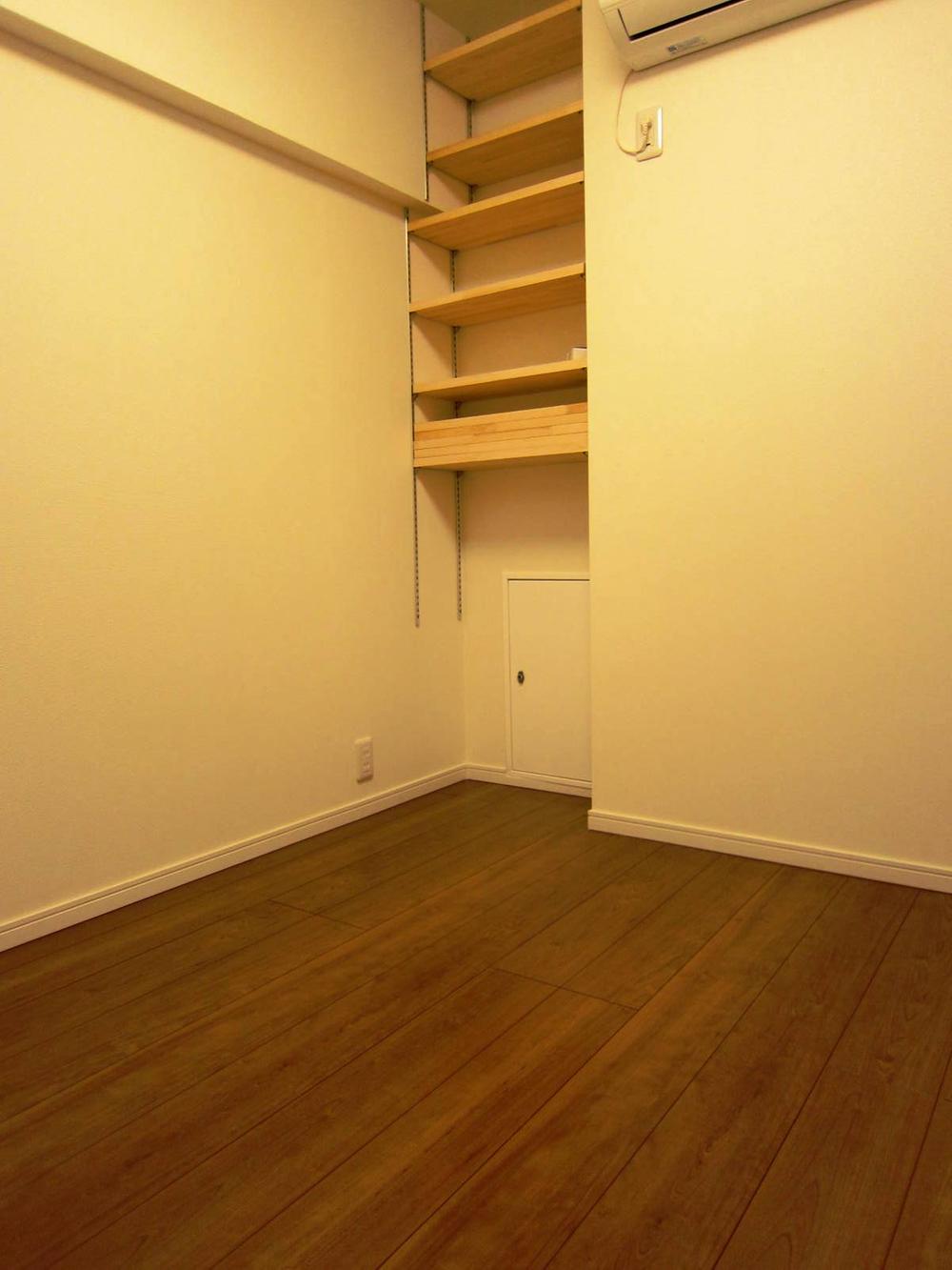 Non-living room. Indoor (12 May 2013) Shooting