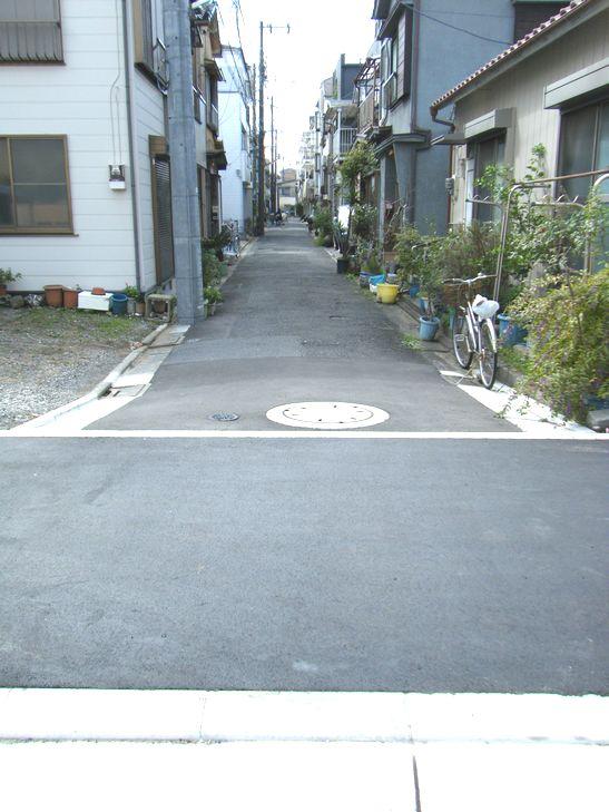 Local photos, including front road. Local (10 May 2013) Shooting