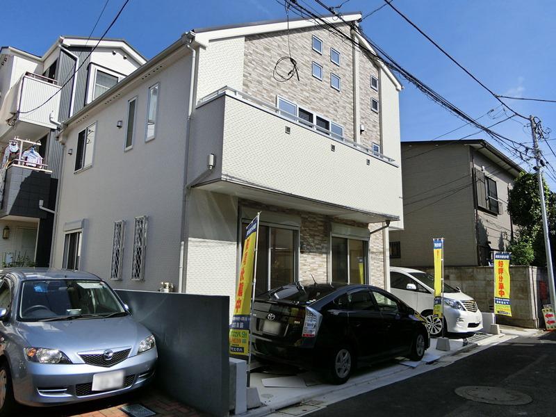 Local photos, including front road. It is in contact with about 10m to the south road, There a day good. Local (August 2013) Shooting