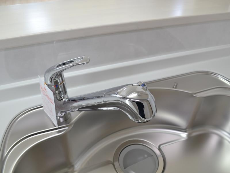 Power generation ・ Hot water equipment. Your water comes out always delicious for water purification machine internal organs. Since the stretch like a shower head, Cleaning around the sink is also Rakuchin. 